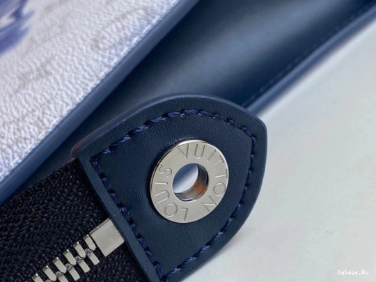 VUITTON VOYAGE LOUIS POCHETTE MM 1217